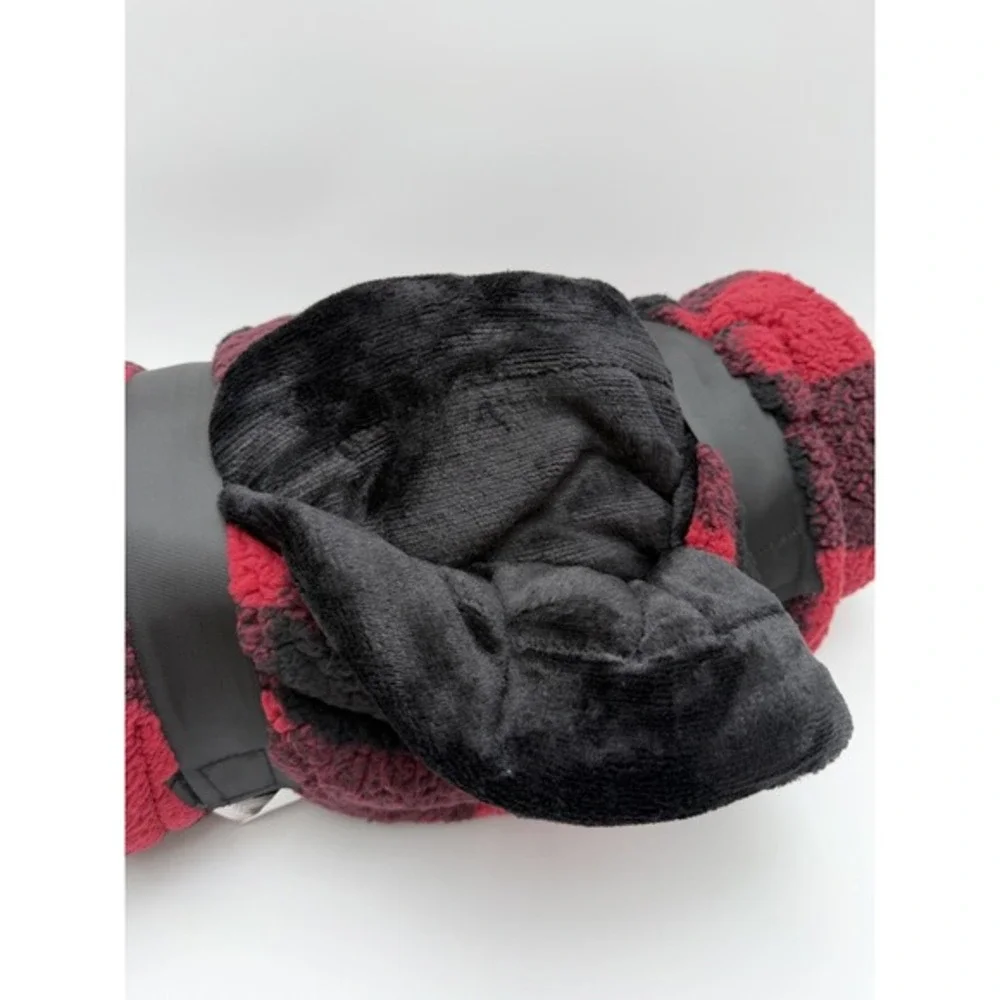 NWT Northeast Outfitters Cozy Black Red Plaid Sherpa‎ Blanket 50x60 Christmas